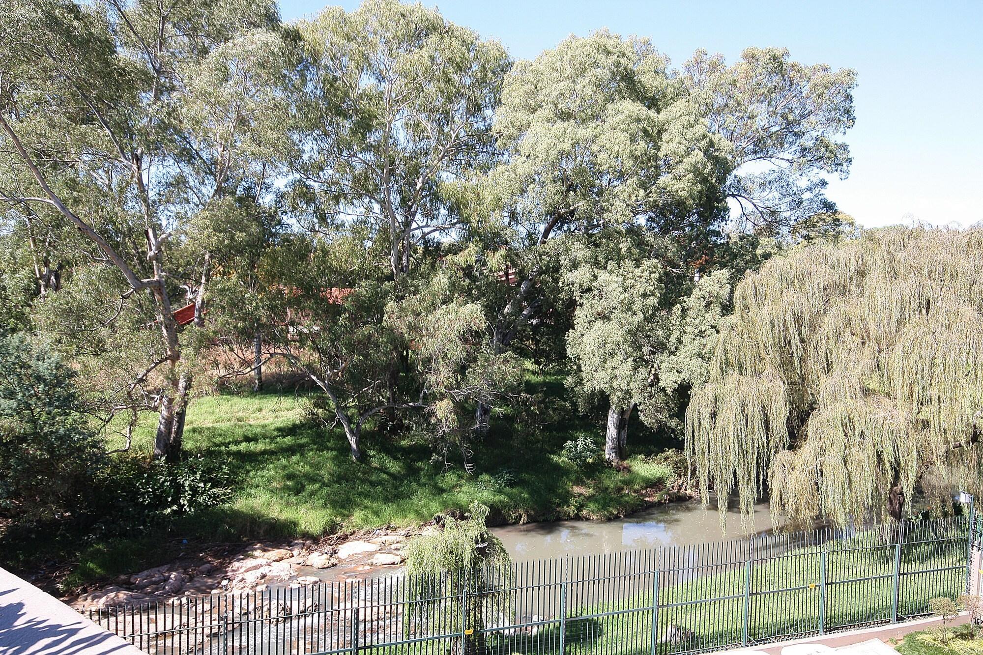 Dynasty Forest Sandown Self Catering Hotel Johannesburg Exterior photo